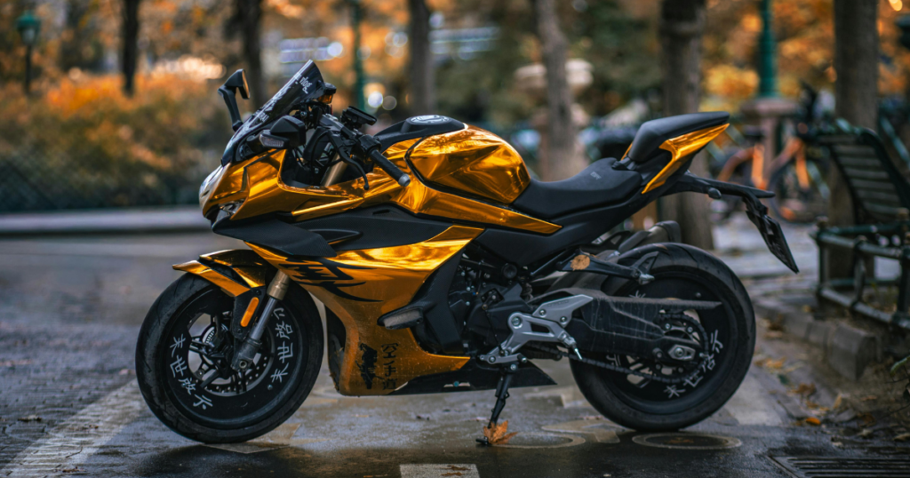 Black and gold Hayabusa motorcycle beautiful photos sell motorcycle gear faster